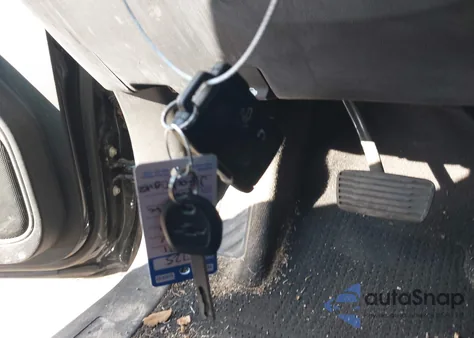 2021 Chevrolet Silverado 1500 2Wd Standard Bed Custom z USA, uszkodzony, nr VIN 1GCRWBEH0MZ125419